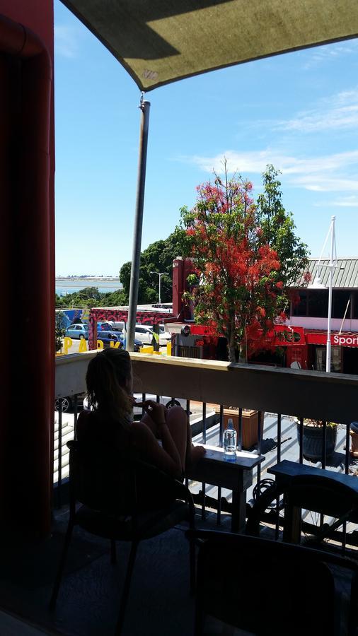 Loft 109 Backpackers Hostel Tauranga Esterno foto